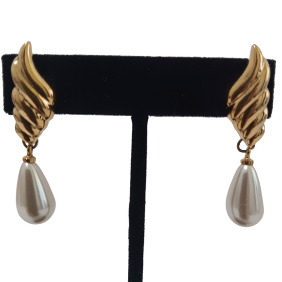 Vintage Napier Gold Tone Shell Tear Drop Pearl Drop Down Dangle Pierced Earring - Picture 1 of 5